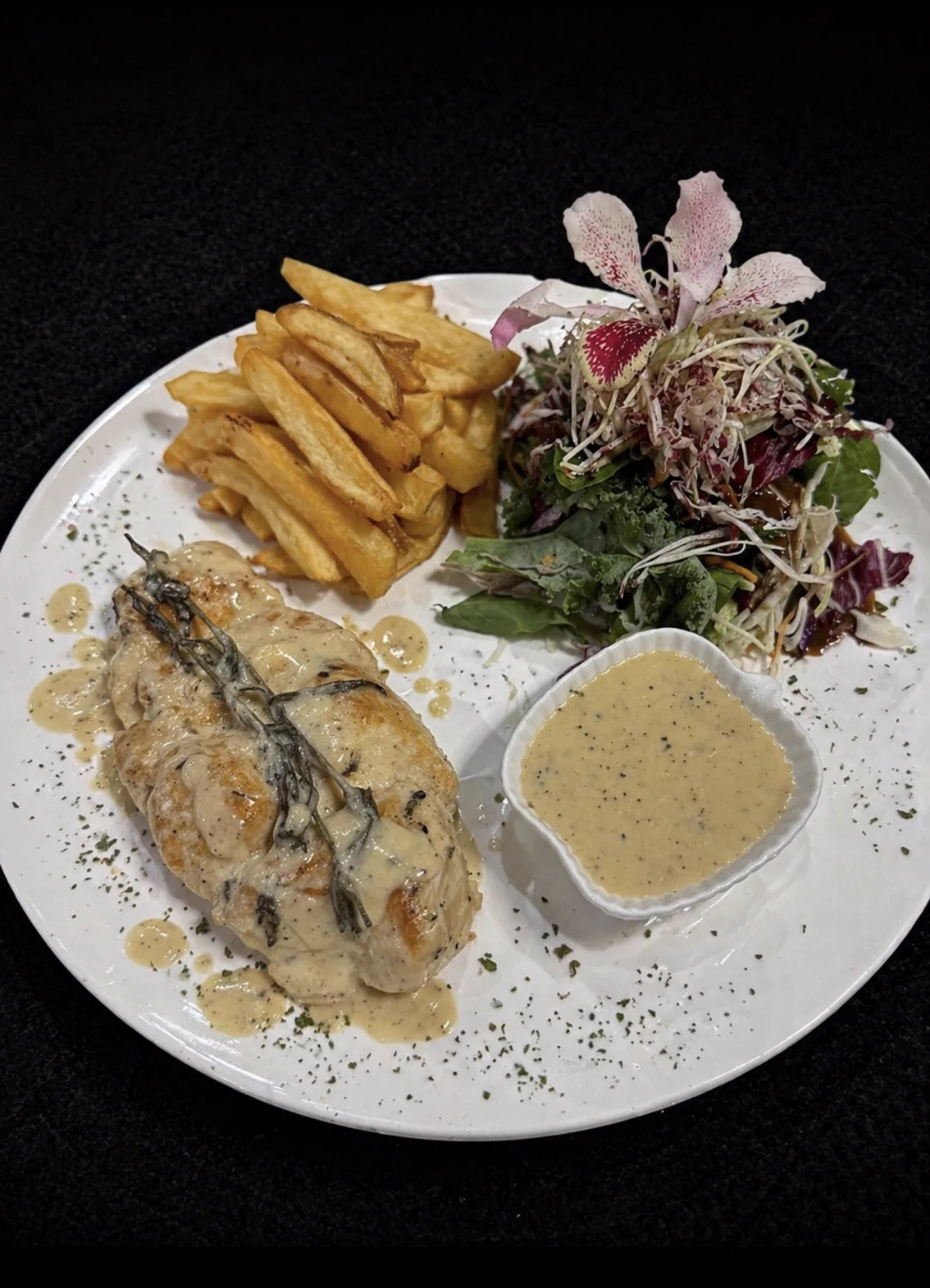 Filete de pollo con salsa de estragón