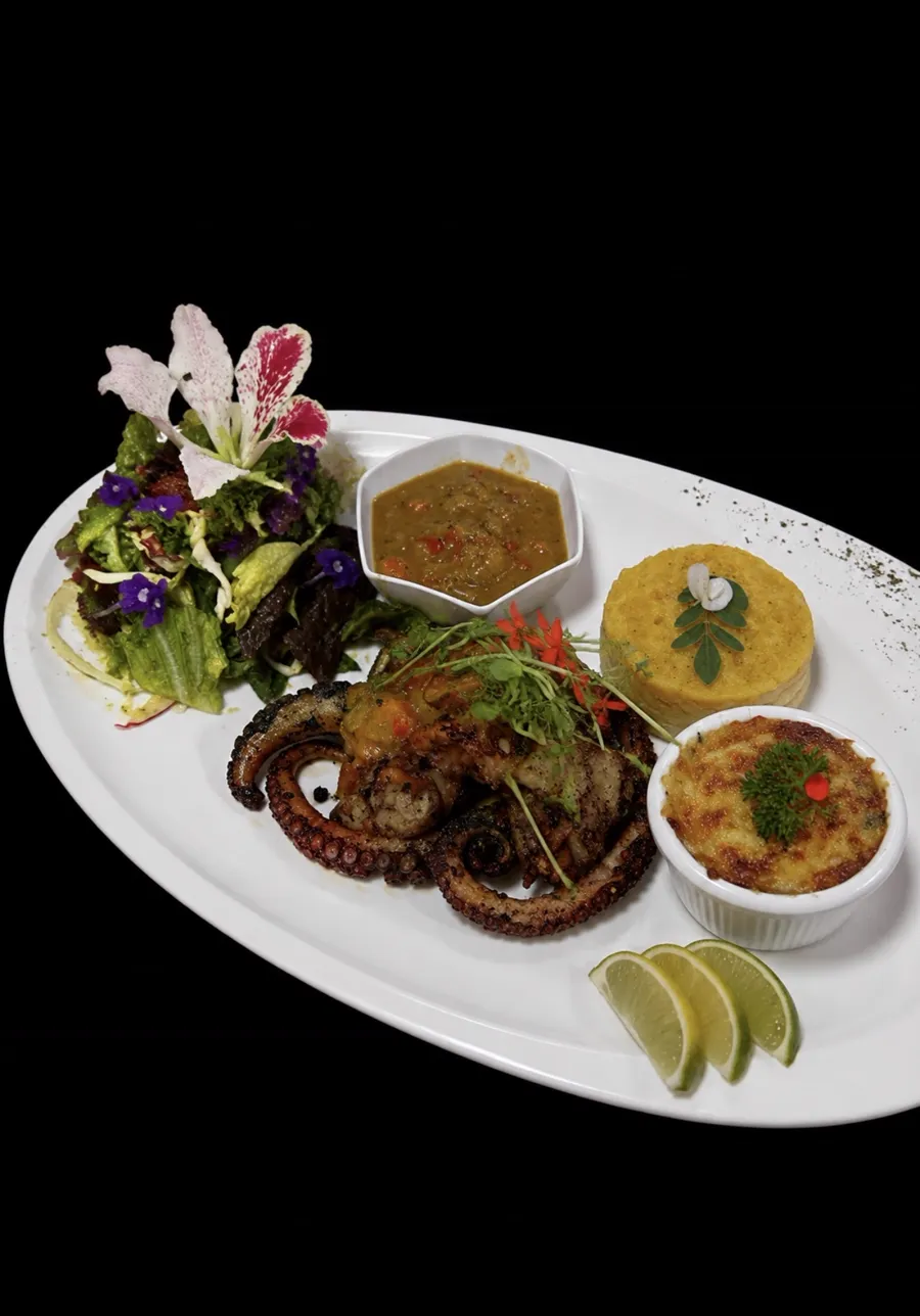 Pulpo en salsa caribeña